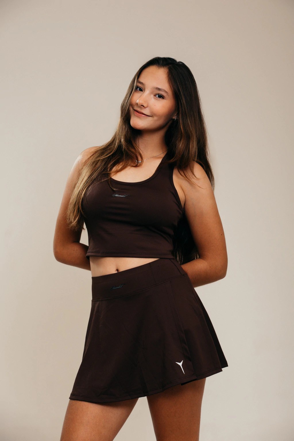 Conjunto Minimalist Regata com Bojo e Short Saia Marrom